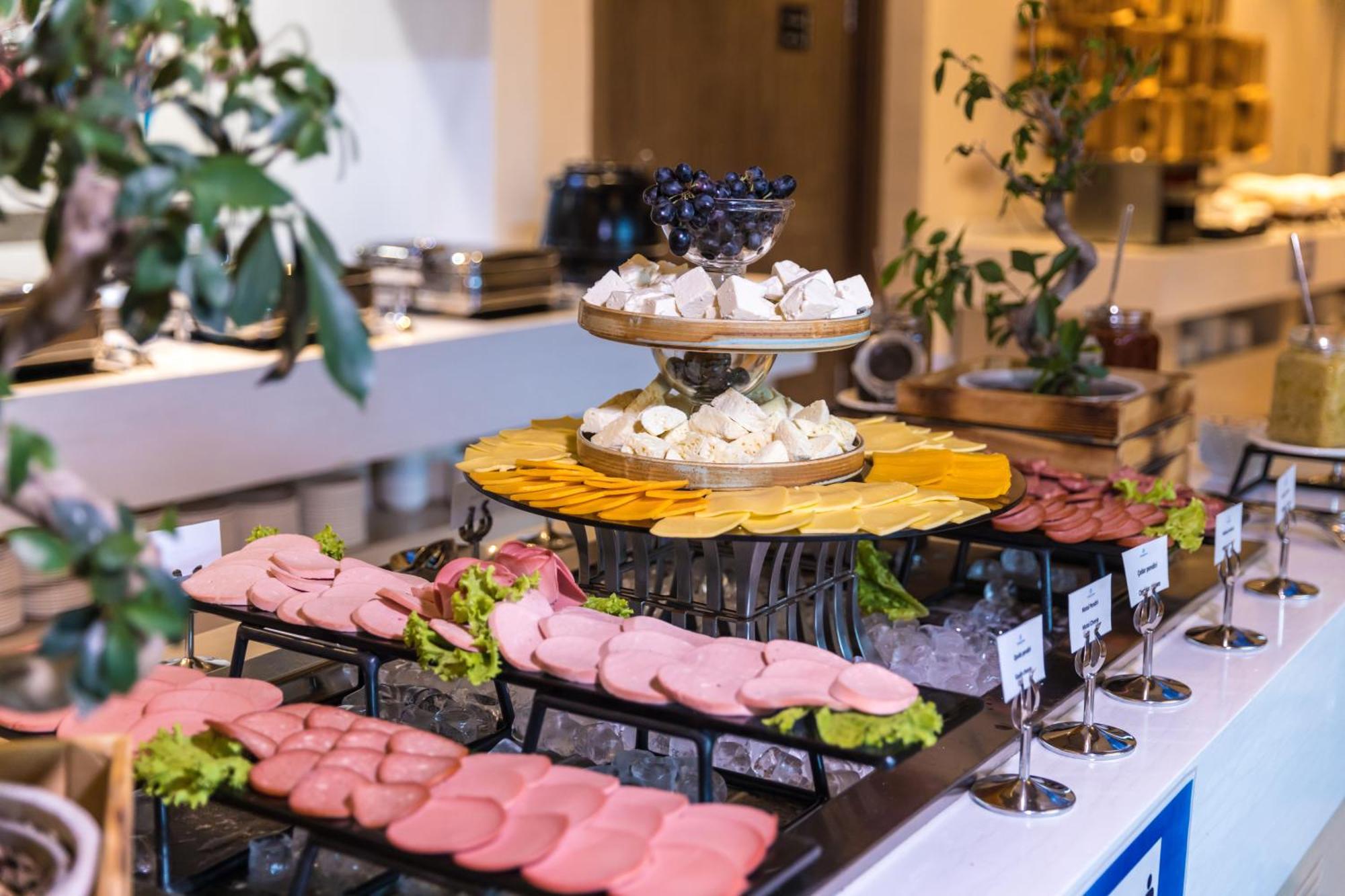 Lankaran Springs Wellness Resort Exterior photo A buffet of cold cuts