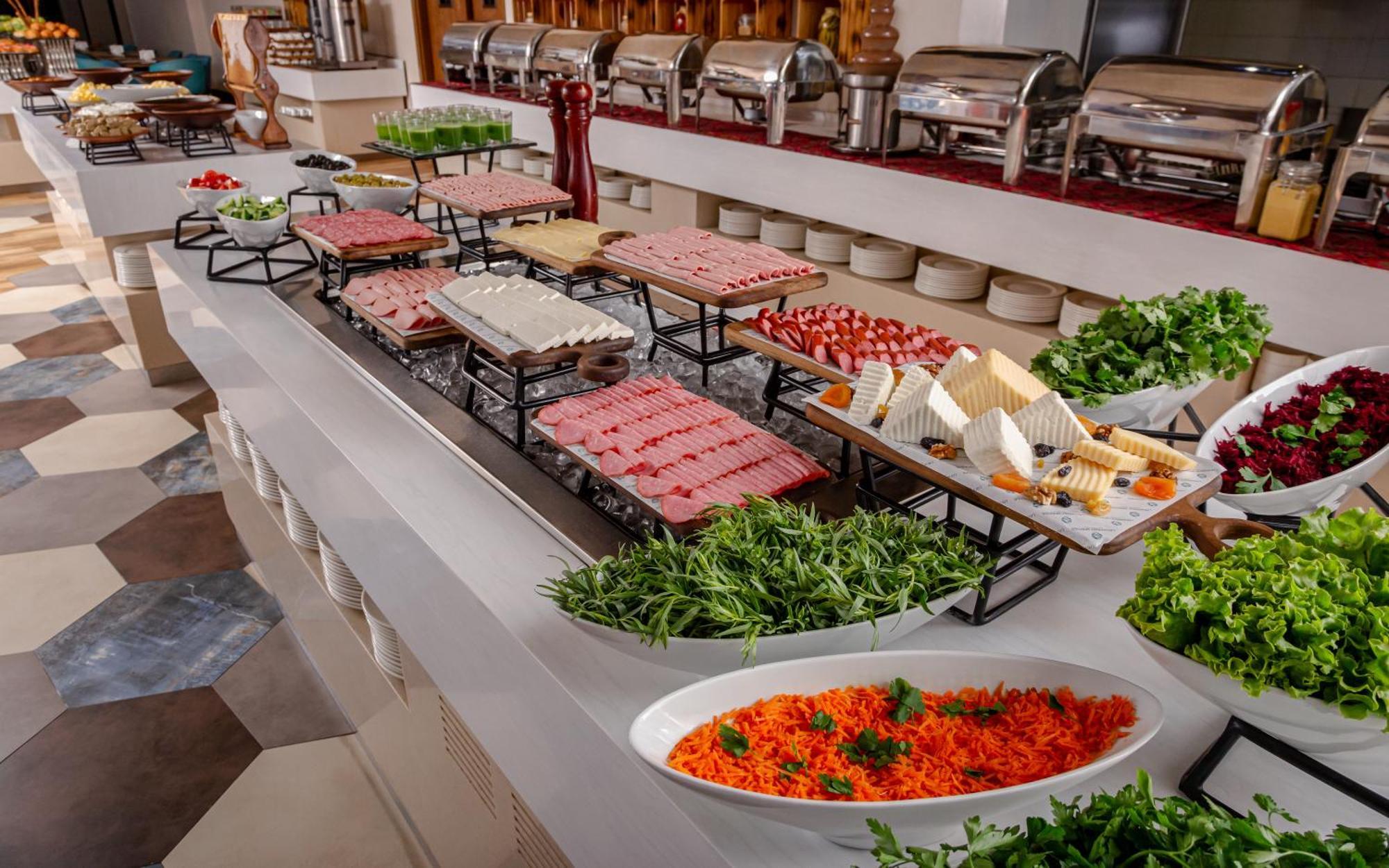 Lankaran Springs Wellness Resort Exterior photo A buffet